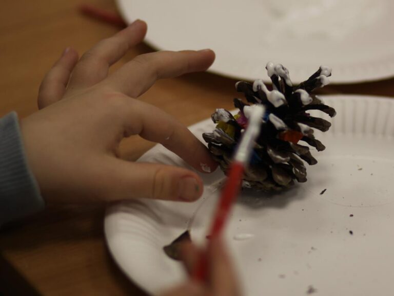 Pachnące szyszki na choince